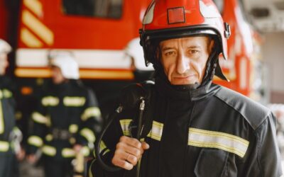 El caos que genera el jefe «pirómano-bombero»